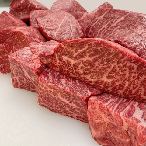 肉を知り尽くした職人が肉の個性に向き合い調理法をカスタマイズ